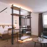 Arthotel Blaue Gans Solnohrad