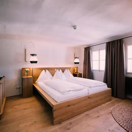 Arthotel Blaue Gans Отель