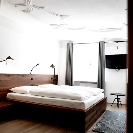 酒店 Arthotel Blaue Gans 4*