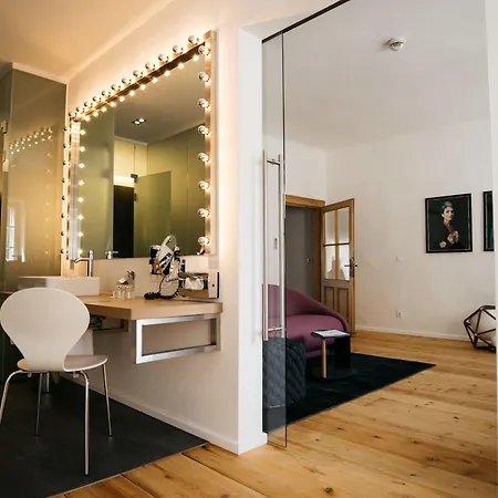 酒店 Arthotel Blaue Gans 4*