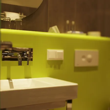 Отель Arthotel Blaue Gans