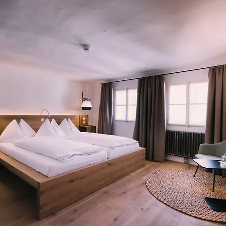 Отель Arthotel Blaue Gans