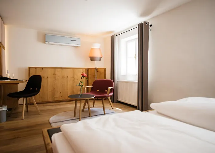 מלון Arthotel Blaue Gans